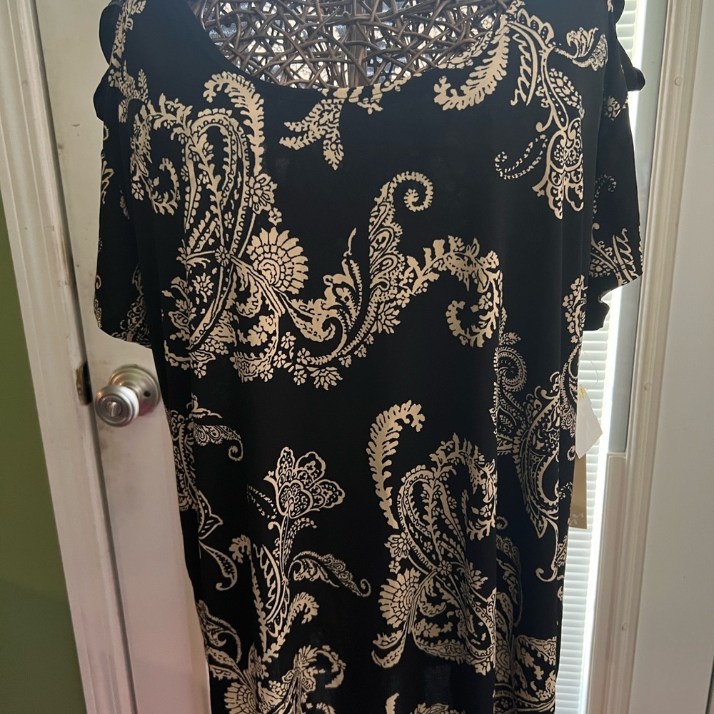 Diana Belle Black and Cream Paisley Top
